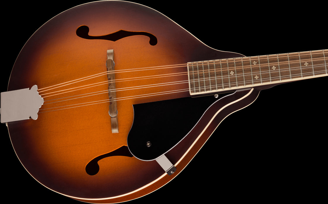 Fender PM-180E Mandolin Walnut Fingerboard Aged Cognac Burst Angled