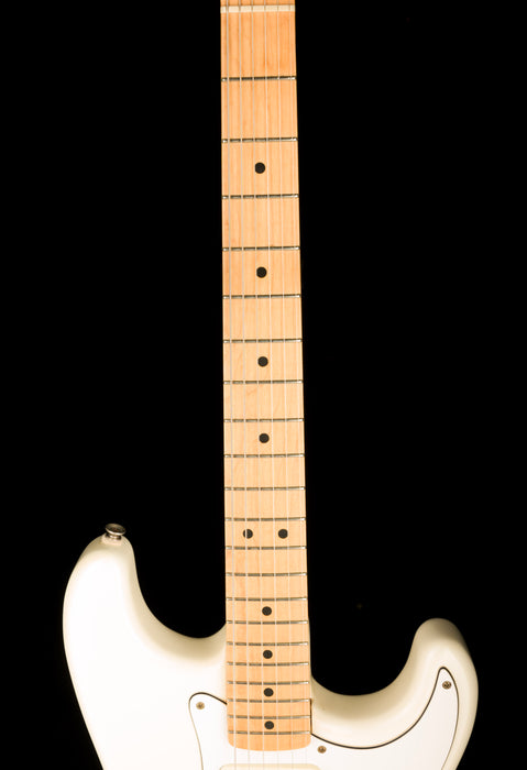 Pre Owned 1991 Fender Standard Stratocaster Arctic White Maple Neck With Gig Bag