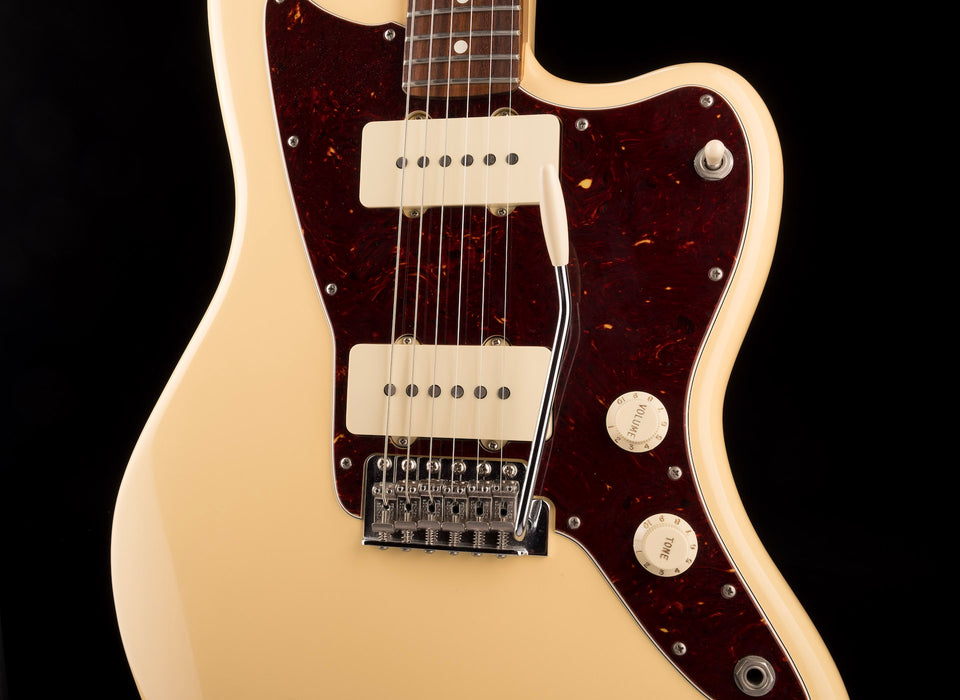 Used 2019 Fender American Performer Jazzmaster Vintage White With Gig —  Truetone Music