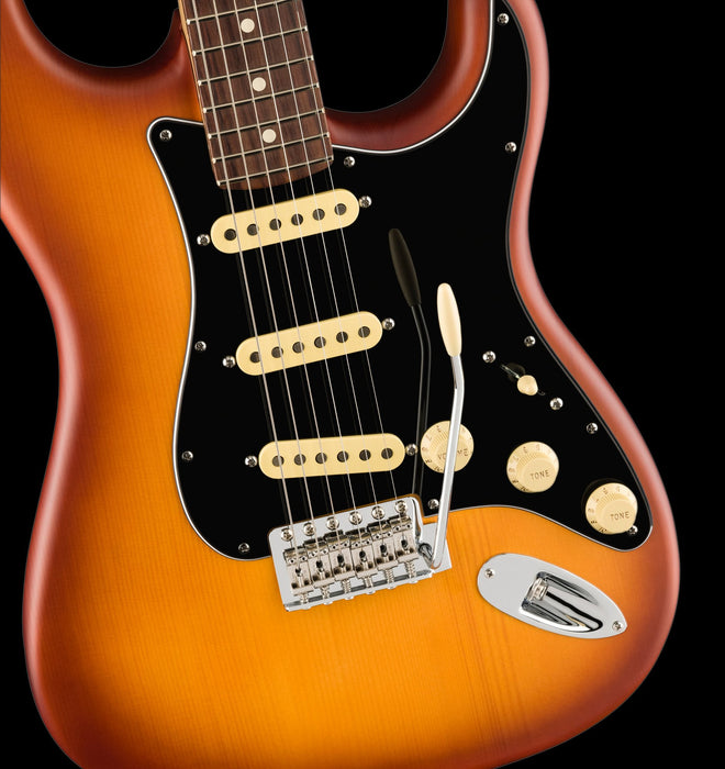 Fender American Performer Spruce Stratocaster Rosewood Fingerboard Honey Burst With Gig Bag Front Body