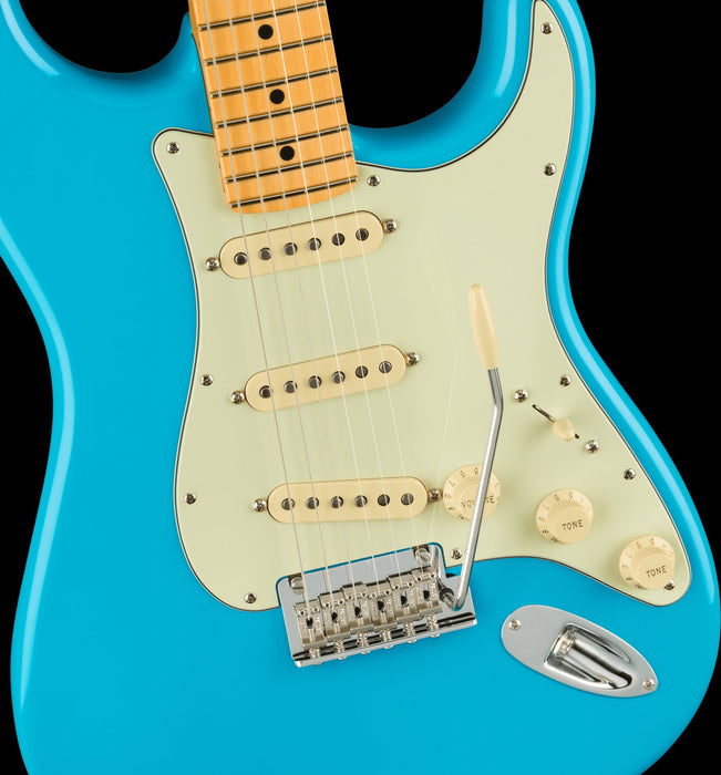 Fender American Professional II Stratocaster Maple Fingerboard Miami Blue Electric Guitar With Case