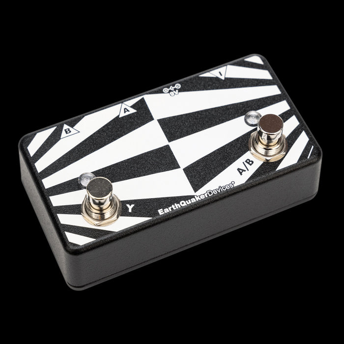 EarthQuaker Devices A/B Box ABY Switch Pedal Left Tilt