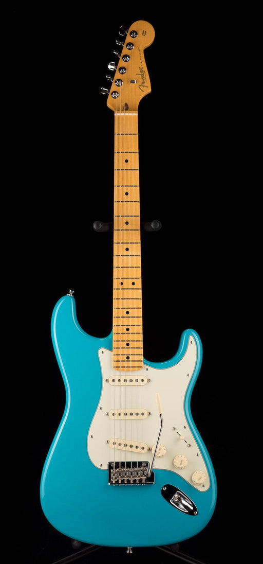 Fender American Professional II Stratocaster Maple Fingerboard Miami Blue Electric Guitar With Case